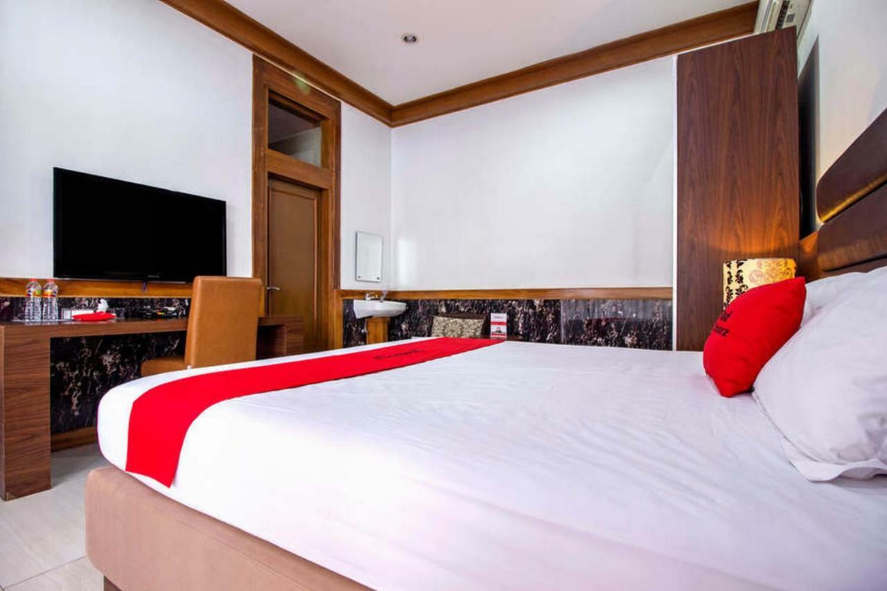 Reddoorz Plus @ Hegarmanah Bandung Exterior foto