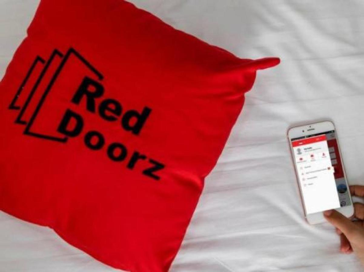 Reddoorz Plus @ Hegarmanah Bandung Exterior foto